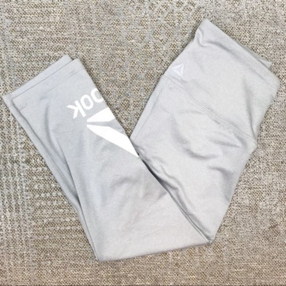 Reebok women's small capri legging gray crop